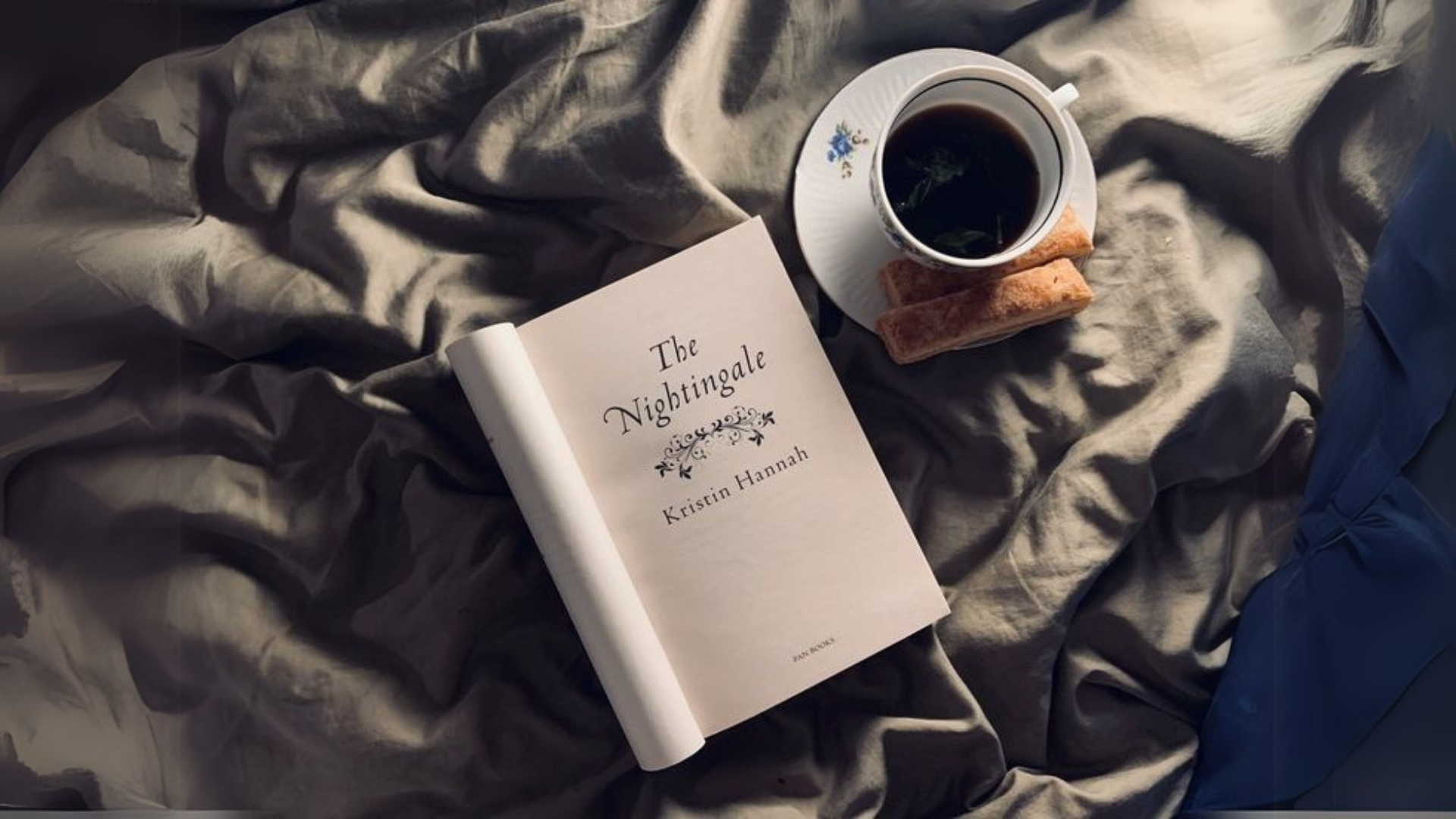 reading a book while drinking a coffe