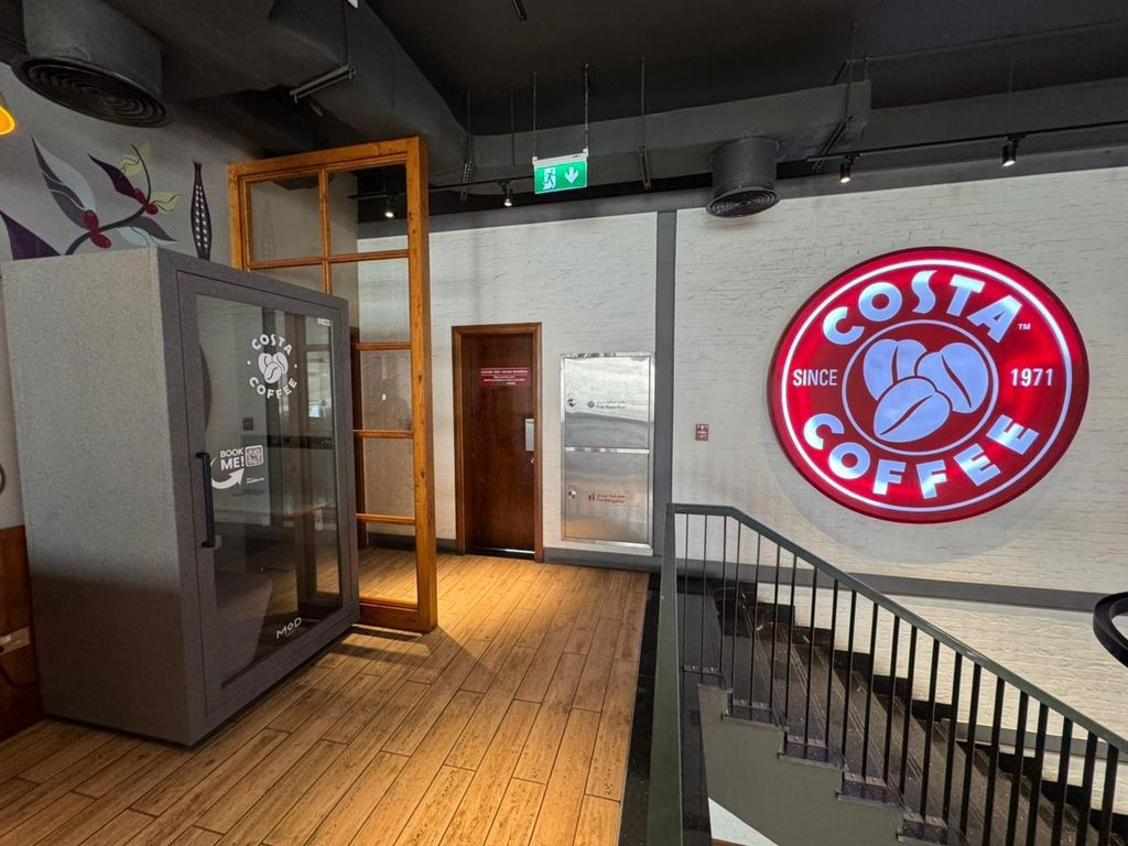 café
